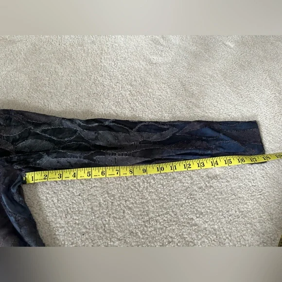 Unique Women's Tunic by Papa Vancouver - Picture 4 of 9